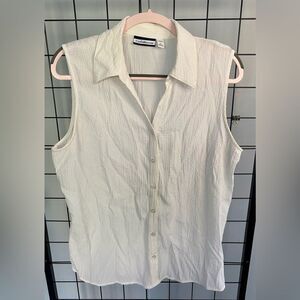 Women’s Croft & Barrow sleeveless white button down blouse